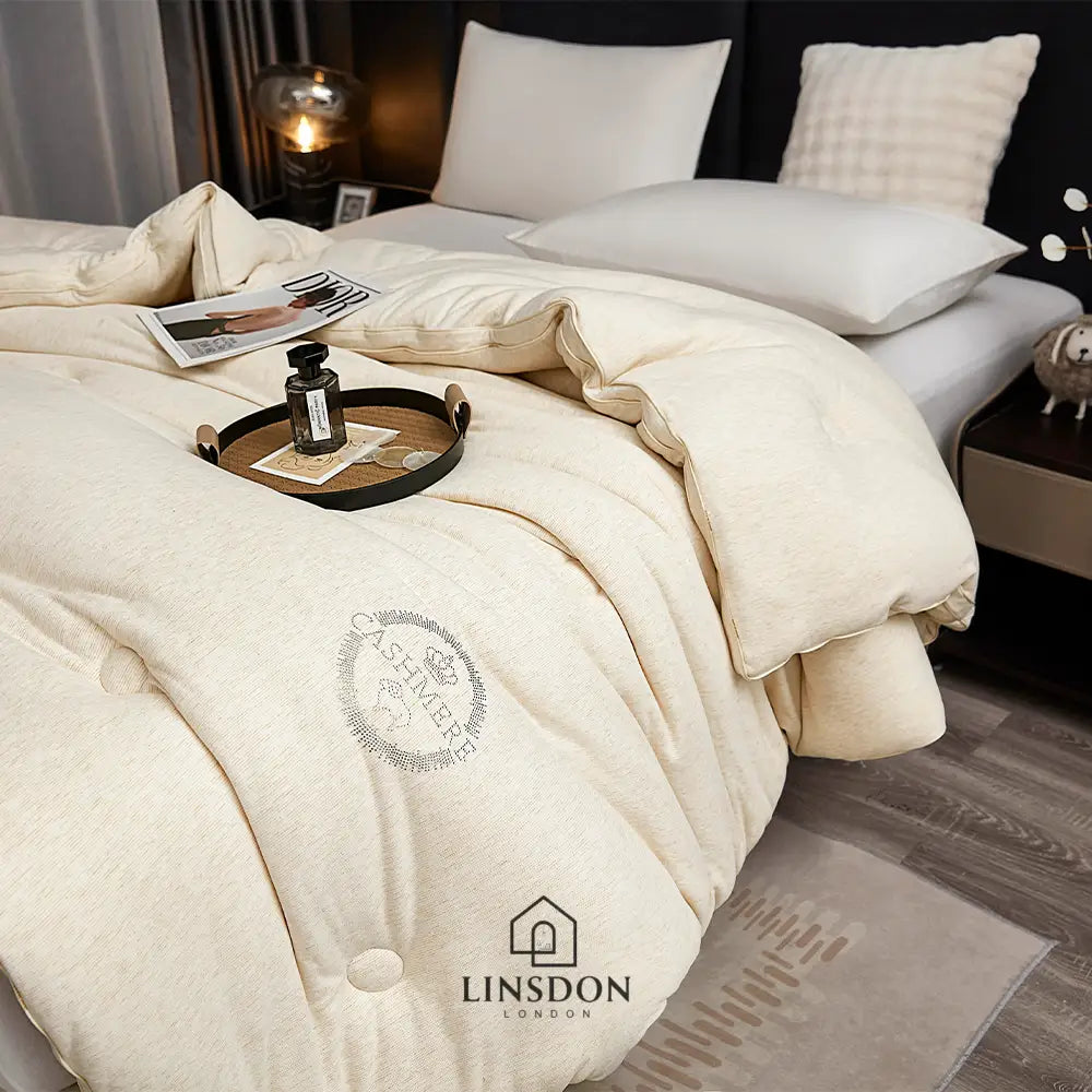350 Gsm Winter Cashmere Wool Fabric (Premium Quilt)