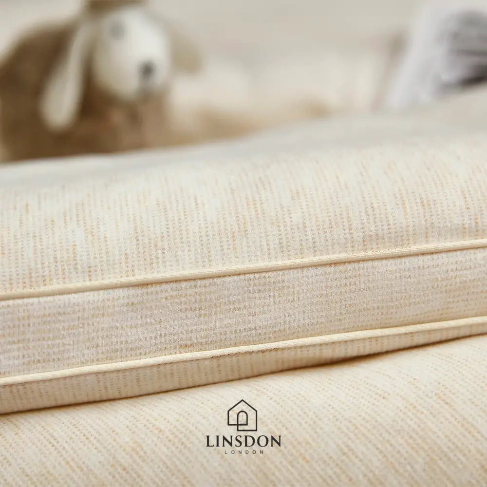 350 Gsm Winter Cashmere Wool Fabric (Premium Quilt)