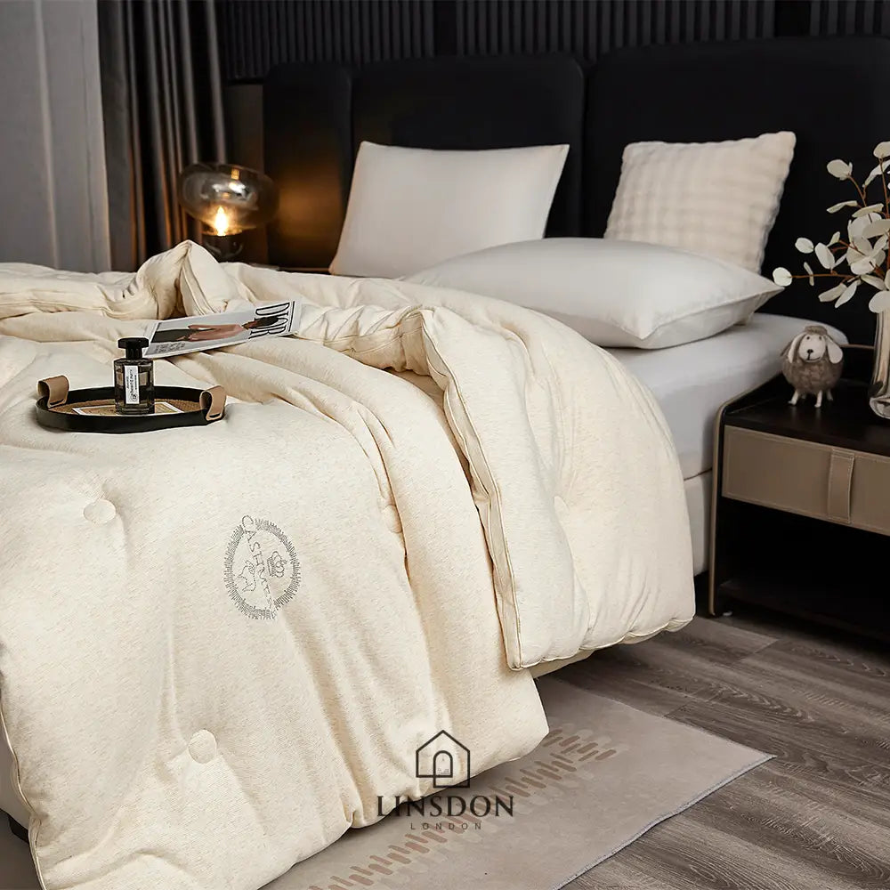 350 Gsm Winter Cashmere Wool Fabric (Premium Quilt)
