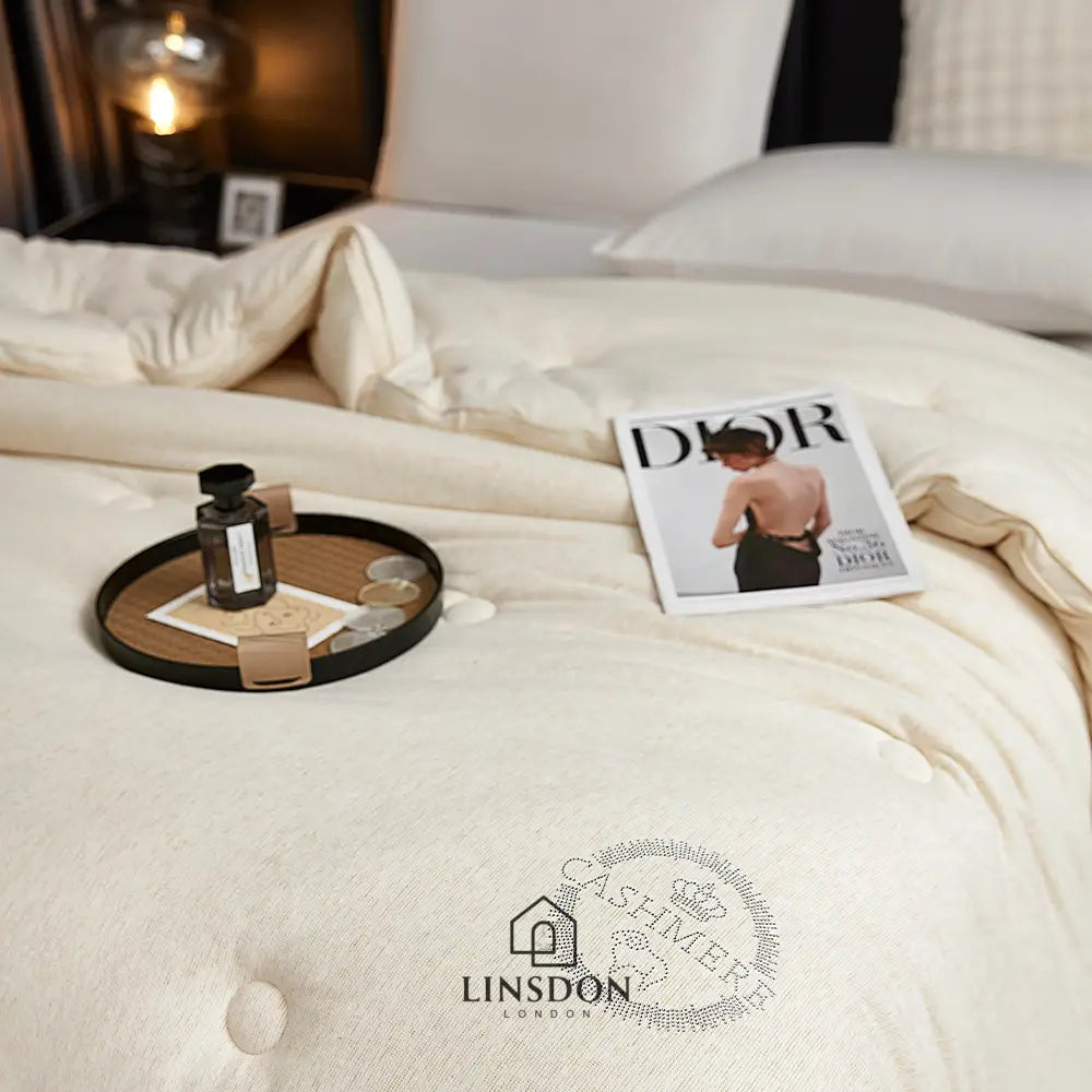 350 Gsm Winter Cashmere Wool Fabric (Premium Quilt)