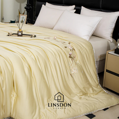Fleur Winter Tencel Quilt ( Made From Natural Tencel wood Pulp )