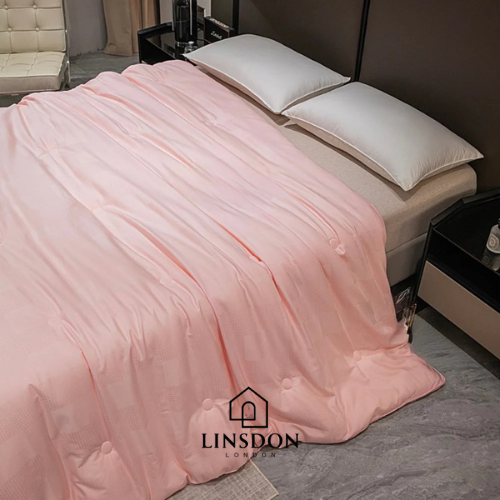 Chequerd Winter Tencel Quilt ( Made From Natural Tencel wood Pulp )