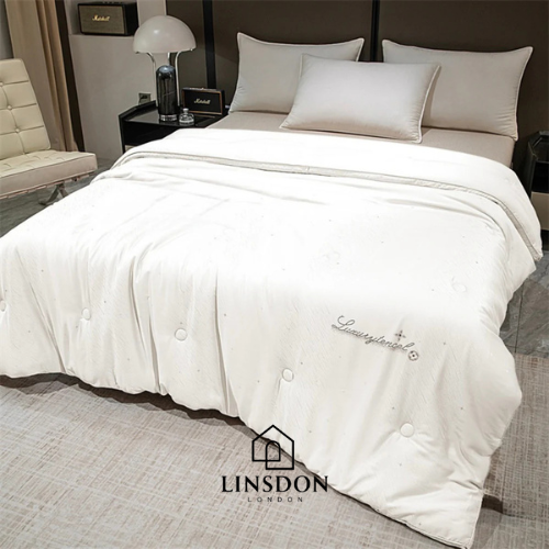 Luxury Jackard Winter Tencel Quilt ( Made From Natural Tencel wood Pulp )